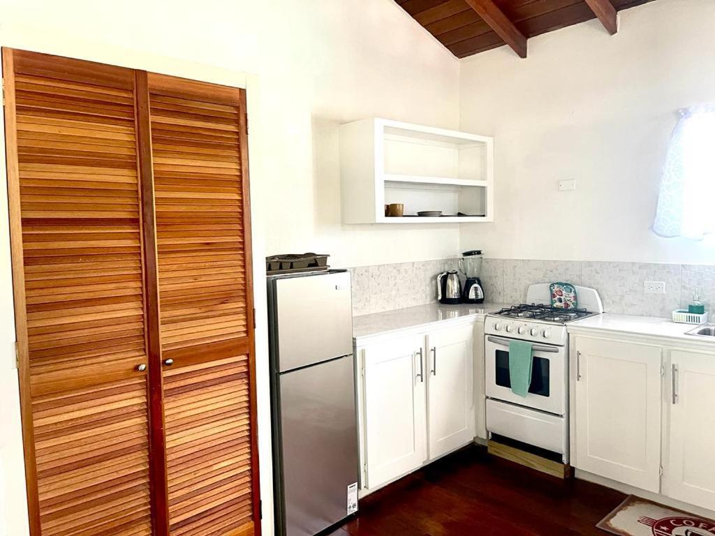 Blr Beach Villas Christ Church Exterior foto
