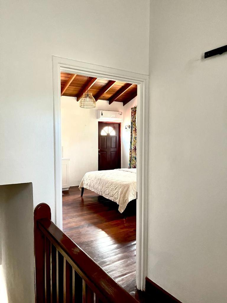 Blr Beach Villas Christ Church Exterior foto